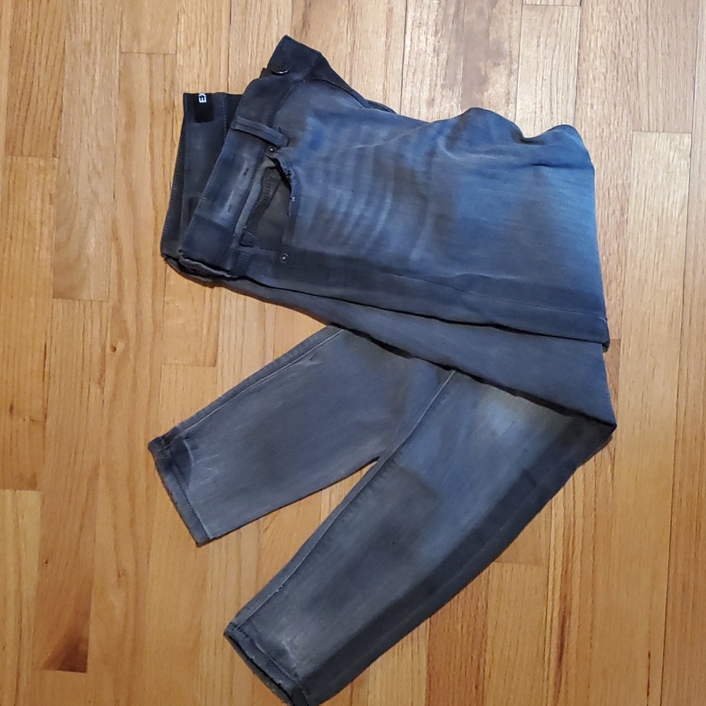 Express Distressed Grey Jeans. Cropped Legging, Midrise. Size 6